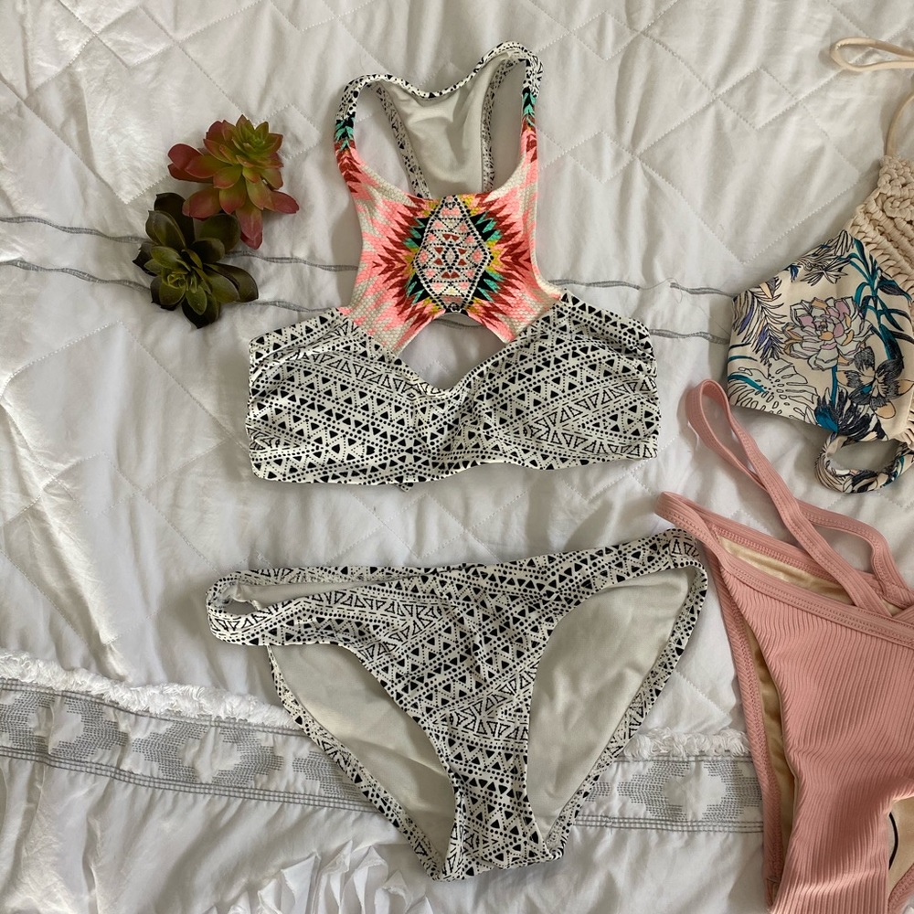 Bikini Bundle! - Picture 2 of 12